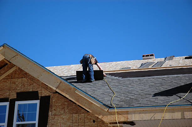 Best Roof Gutter Cleaning  in Briarcliff, TX